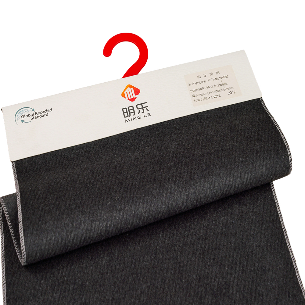 Nejlepší průvodce materiály vlněných plášťů: typy, hřejivost a péče