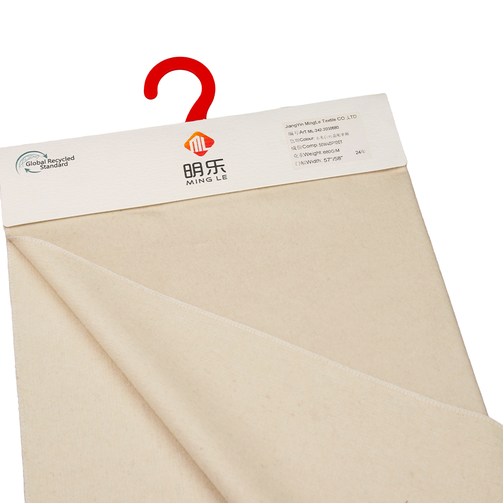 50 % vlna, 40 % polyester, 10 % ostatní vlákno, 680 G/M, béžová, jednoplošný překryv z křišťálové vlny, ML-242-2050680