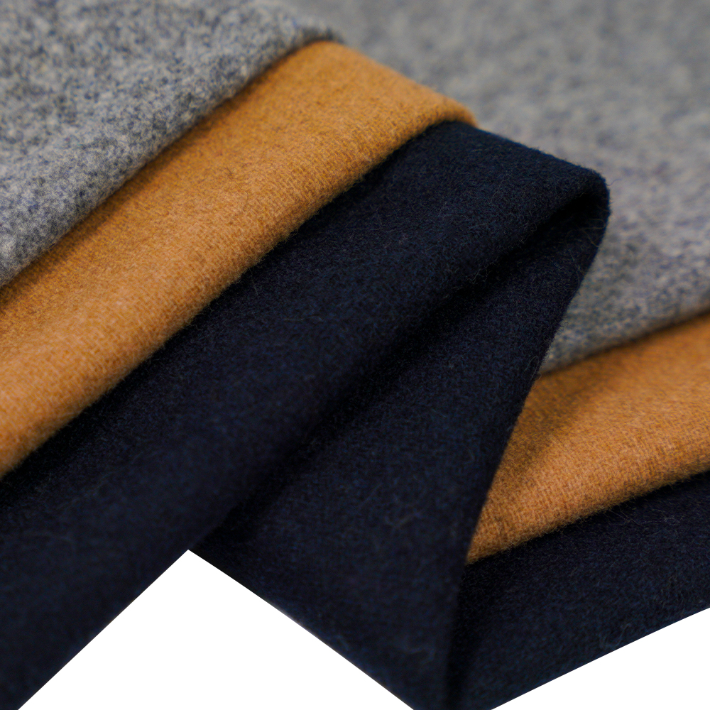 50 % vlna, 40 % polyester, 10 % ostatní vlákno, 340 G/M, velbloud, flanel, ML-S0624-201-9