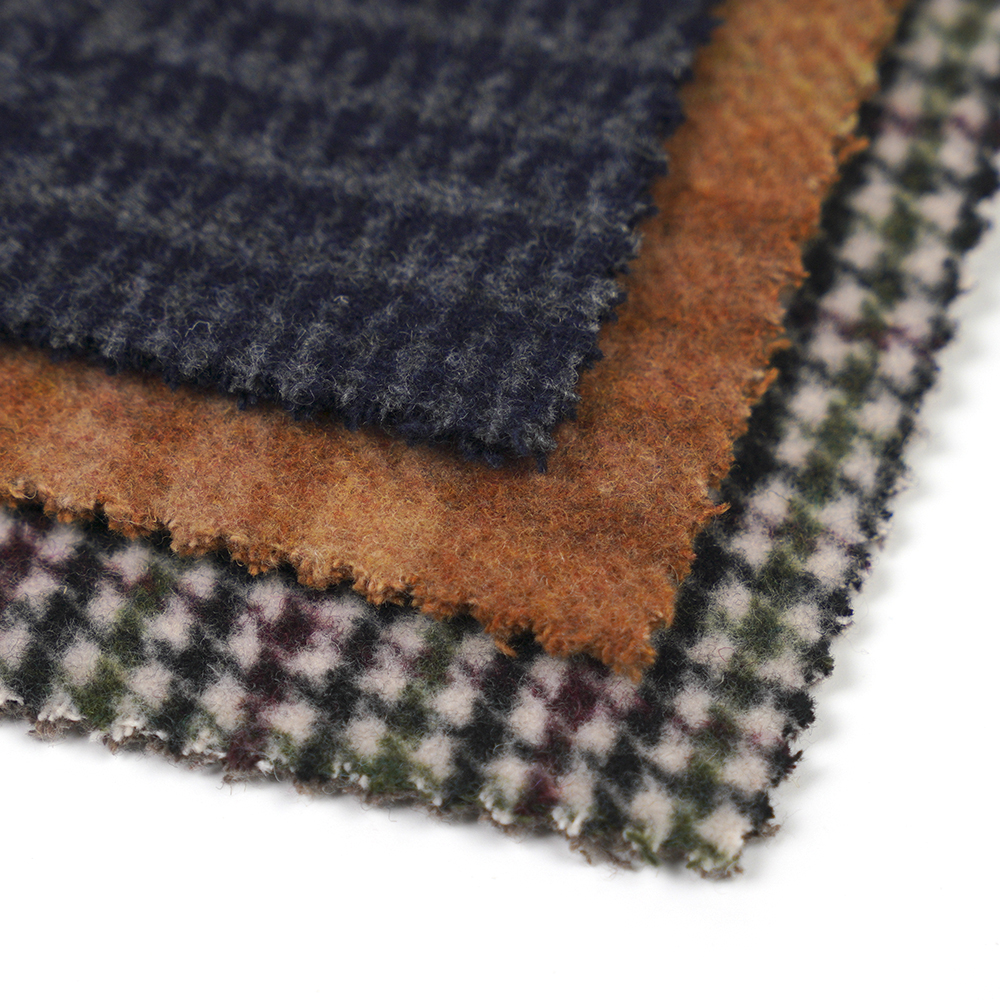 50 % vlna, 40 % polyester, 10 % ostatní vlákno, 860 G/M, hnědý a žlutý kostkovaný, sametová tkanina, ML-062142104